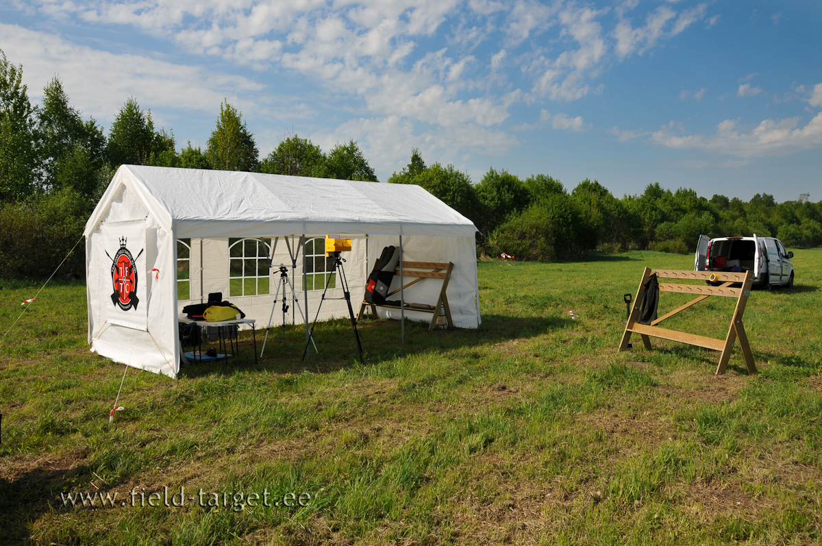 Radade ülessepanek. Kell on veidi 8 läbi